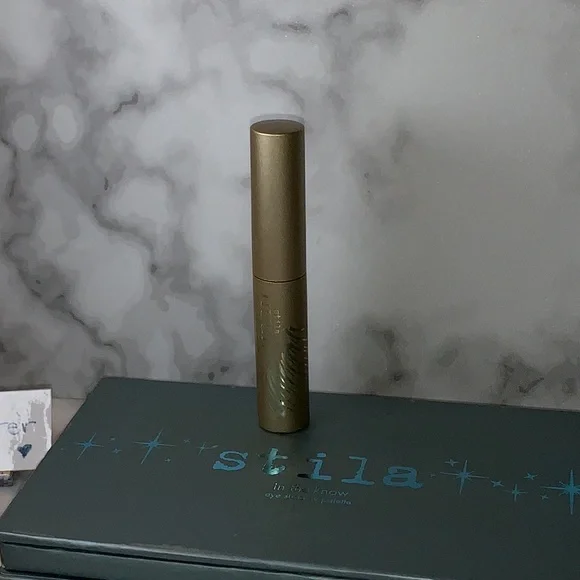 Stila IN THE KNOW Eyeshadow Plalette